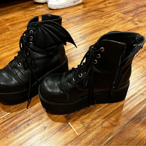 vampire/ bat boots - Picture 6 of 7